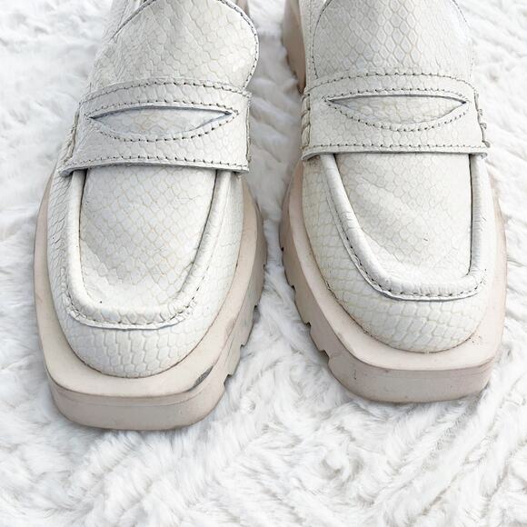 Dolce Vita Elias Flats Ivory Embossed Loafers - Picture 3 of 9